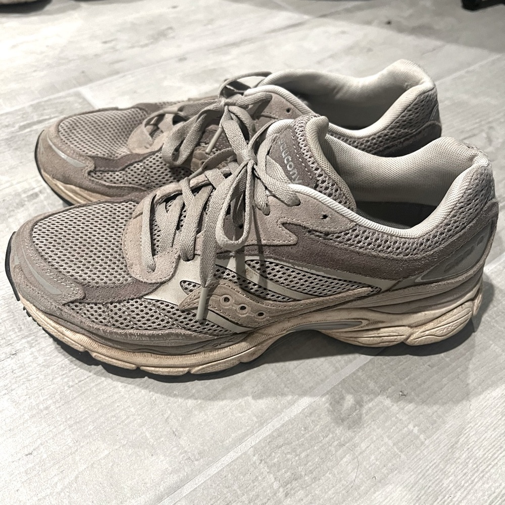 Saucony ProGrid Omni 9 Premium